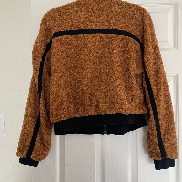 Reversible fabletics jacket - Picture 2 of 3